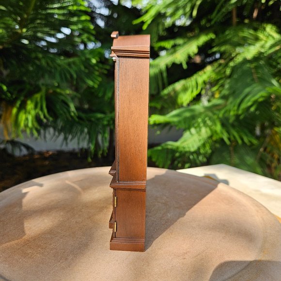 Chippendale Goebel Breakfront Cabinet 1:12 Scale - Picture 6 of 13